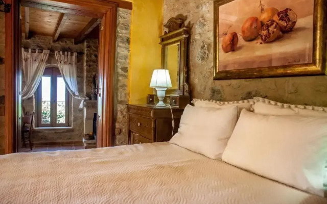 Smaragda Art Country House