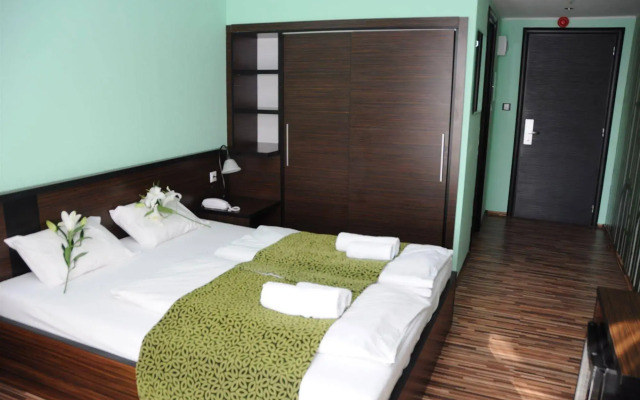 Green Hotel Budapest