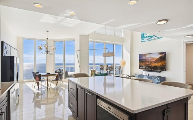 Silver Beach 1702e 3 Bedroom Condo by RedAwning