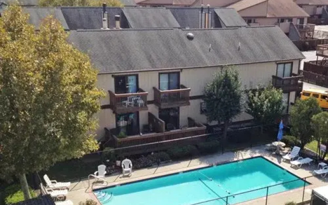 The Quarters at Marlin Cove