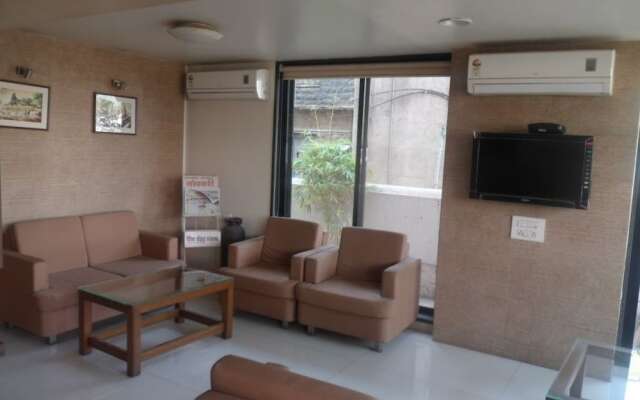 Hotel Rajmahal