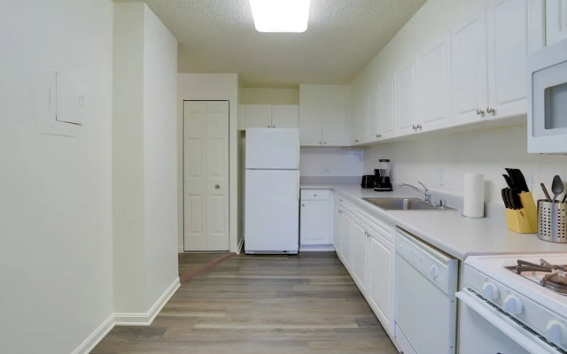 Stay with Comfort in Crystal City