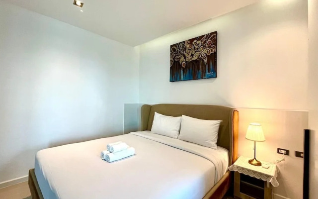 The oh so Sexy Triple Penthouse-rare 3-5br 188m2