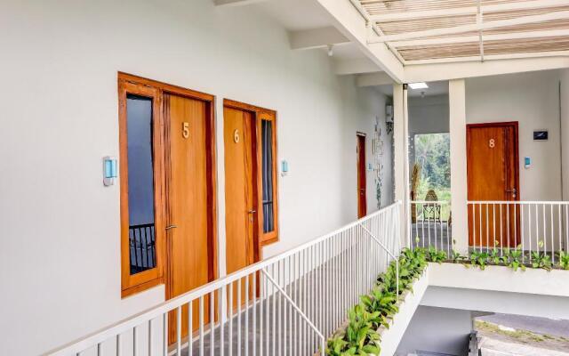 OYO 90099 Twin House