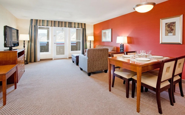Holiday Inn Hotel & Suites Osoyoos