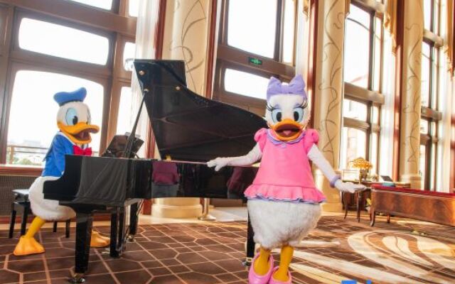 Shanghai Disneyland Hotel 