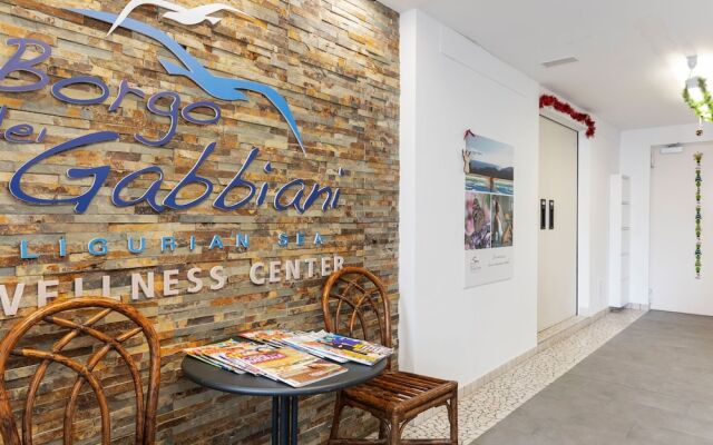 Graceful Holiday Home in Magliolo With Swimming Pool