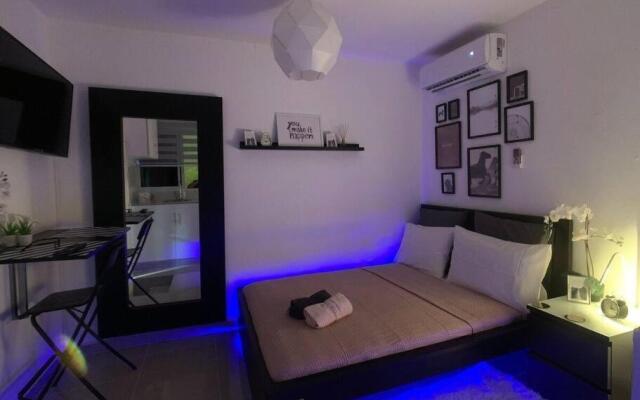 Studio Room, Room A, totally independent.