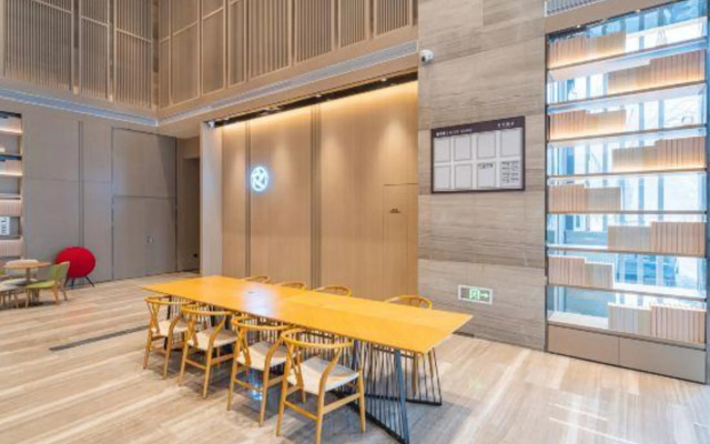 Starway Hotel (Changji Dongfang Plaza)