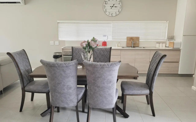 Cheerful 3-bedroom home in Zimbali Wedge Estate