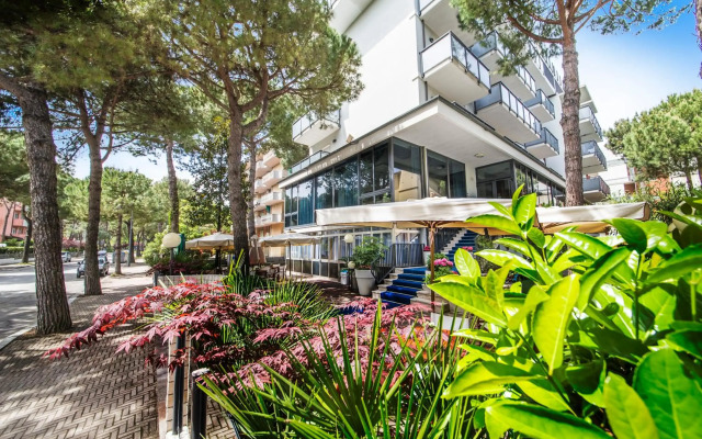 Renzo Hotel