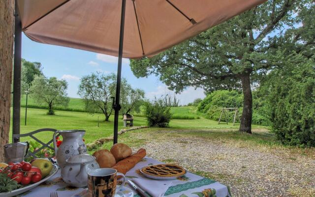 Farmhouse in Proceno With Pool and Hill Views
