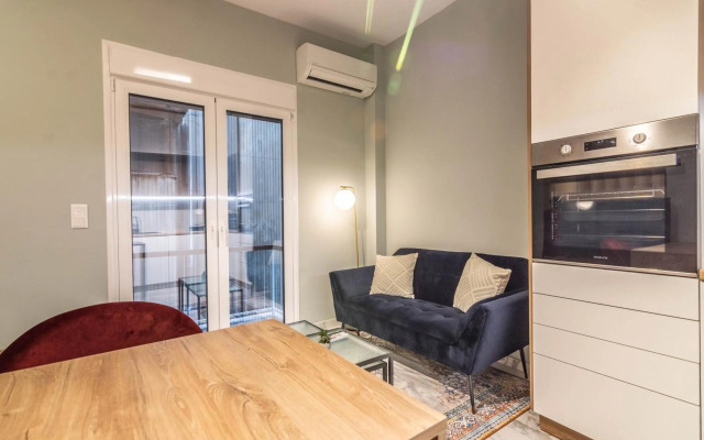 Cozy Apartment - 8' To Panormou Metro Station