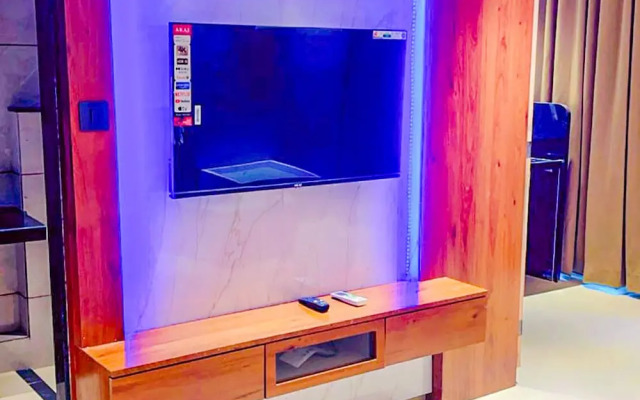 Fabhotel Emersion Residency