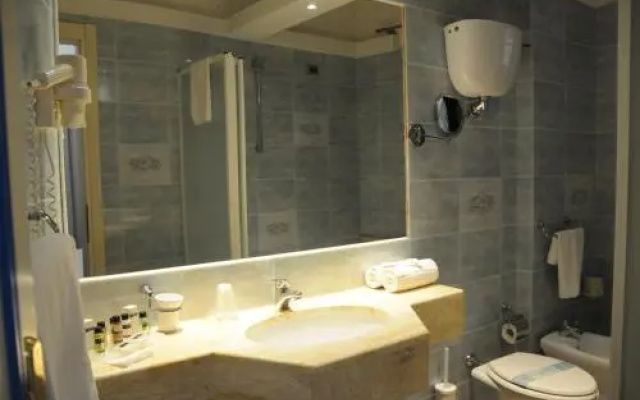 Sunshine Hotel & Spa