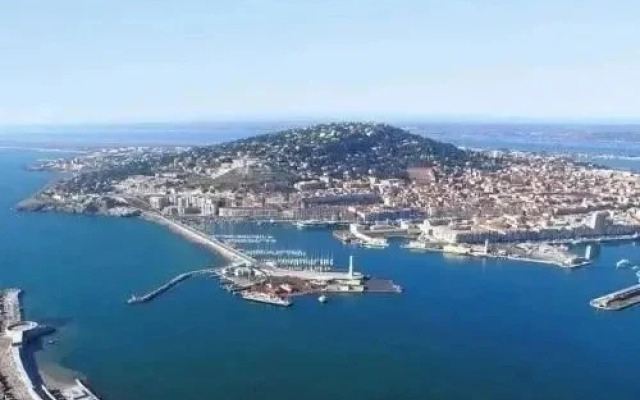 Rare spacieux P3 climatisé au centre de Sète