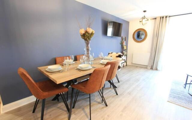 Cabot Mews Apartment 6