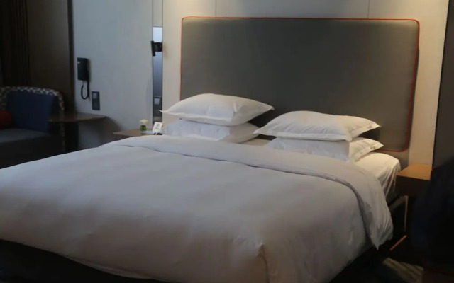 Holiday Inn Express Shanghai Pujiang Lianhang Rd M