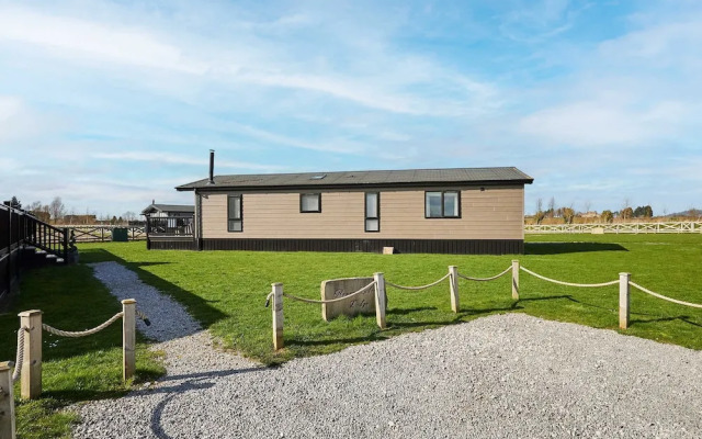 Host Stay Stan Hollis Lodge