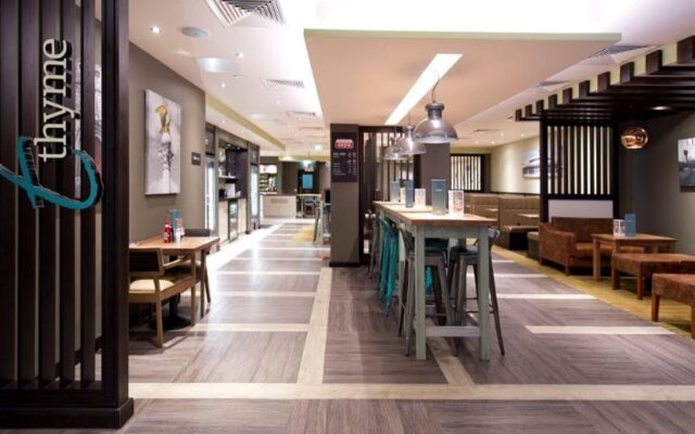 Premier Inn London Southgate Hotel