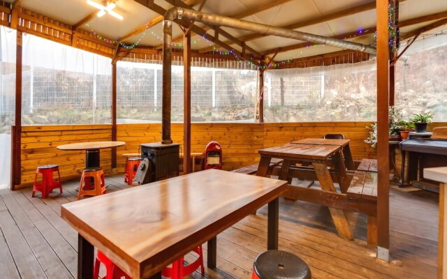 Gapyeong Under Mountain Pension