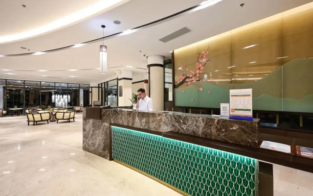 Emerald Ho Tram Resort