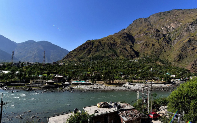 OYO 23527 Sarla Regency