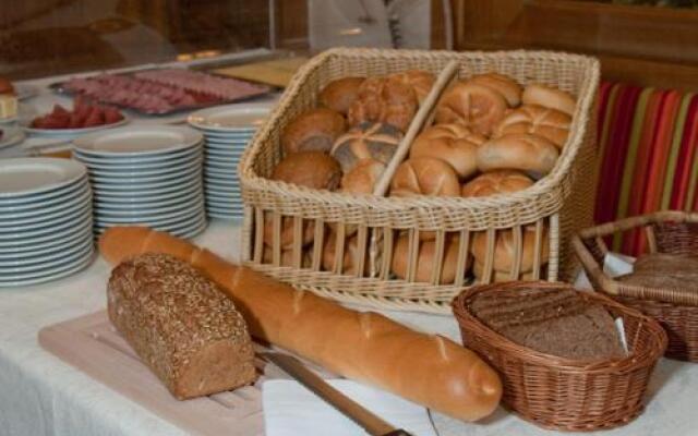 Gaststätte & Pension  Zur Krone