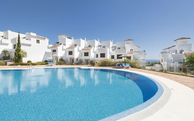 2 bedrooms apartment with sea view