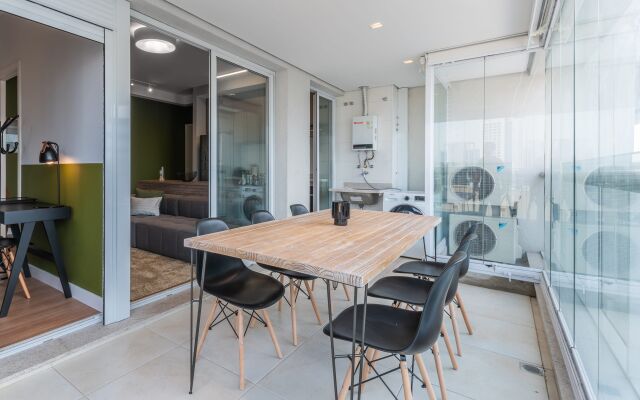 Apartamento completo com varanda | Vila Olímpia