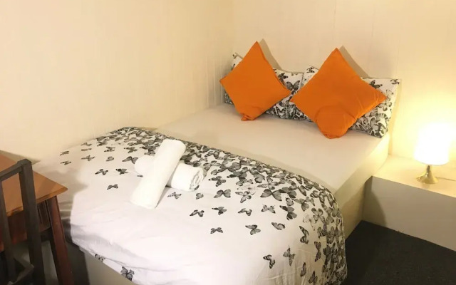 The Cumberland Townhouse Apartment