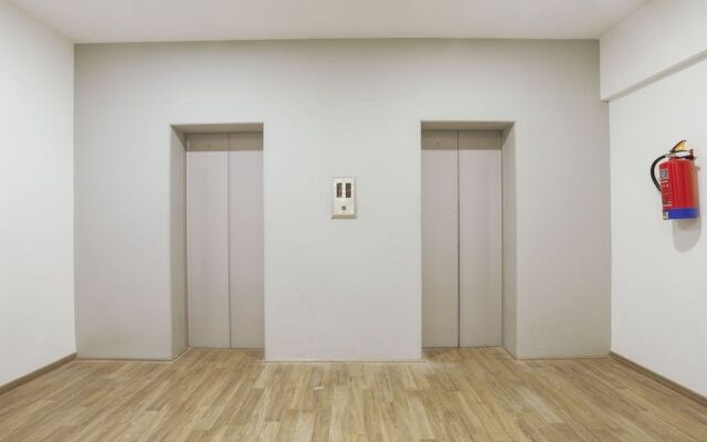 OYO Townhouse 21 Bombay Exhibition Centre