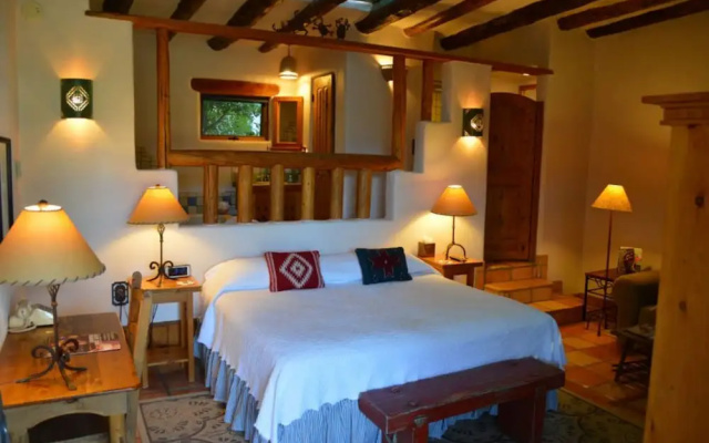 American Artists Gallery House B & B