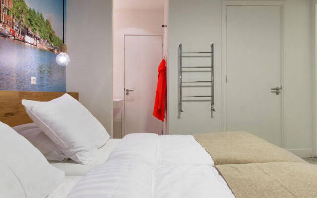 House Management Group Marnix Suites – House