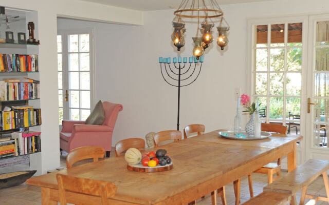 Child-friendly Holiday Home in Esparron-de-verdon