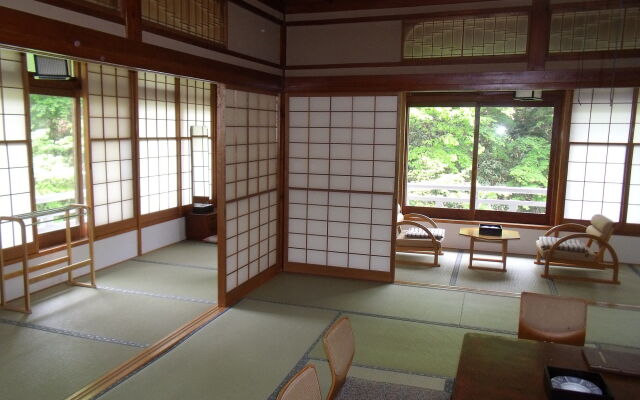 Takaragawa Onsen Osenkaku Hotel