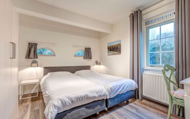 Restyled Thatched Villa Near the Sea in Cosy Domburg