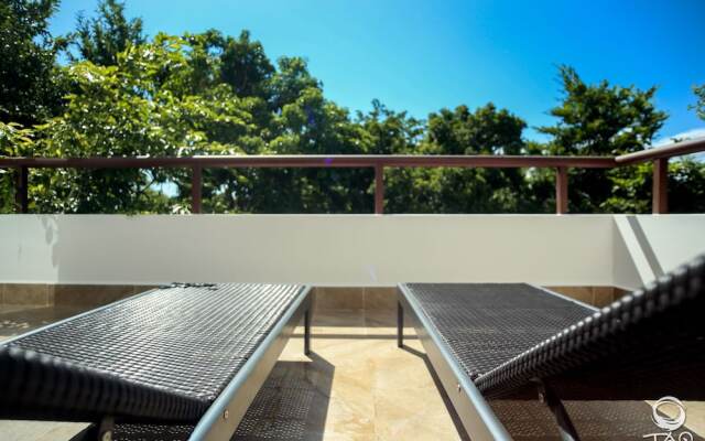 HIRA Penthouse1 Pristine 2 BR by Gate48