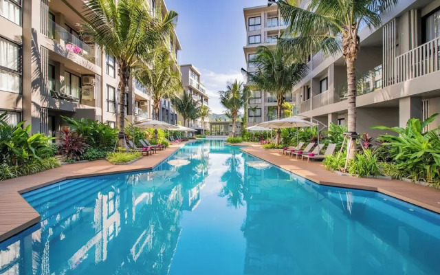 Diamond Condominium 2506