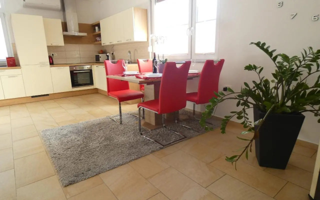 Apartment & Olive oil Valuma