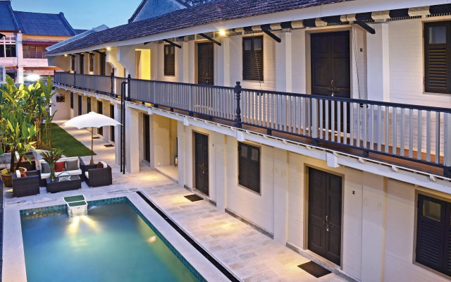 Noordin Mews