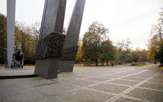 Solec Studio Center River