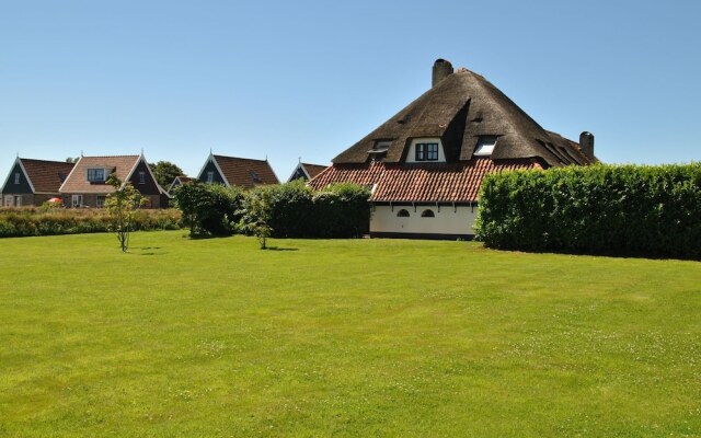 Lovely Holiday Home in Texel near Sea
