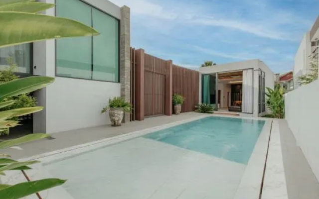 H2 Pool villa