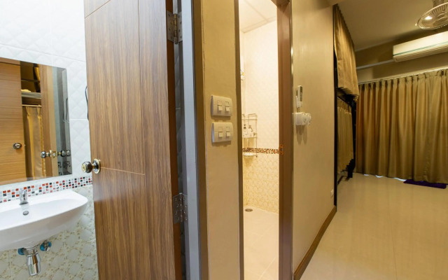 Restiny Hostel