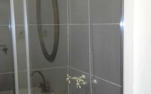 House with 2 Bedrooms in Cabril , with Wifi