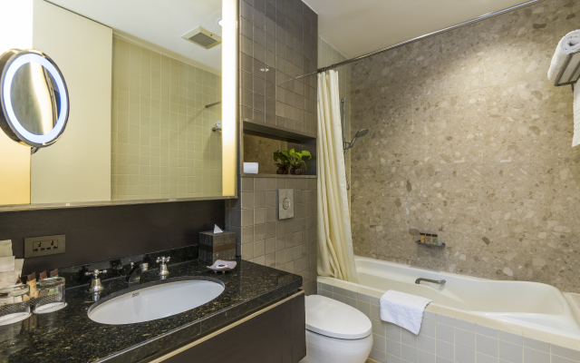 Emporium Suites by Chatrium
