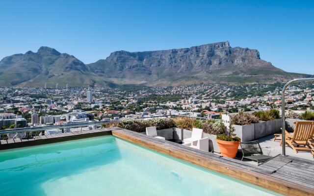 Penthouse w Table Mountain Views Pride View