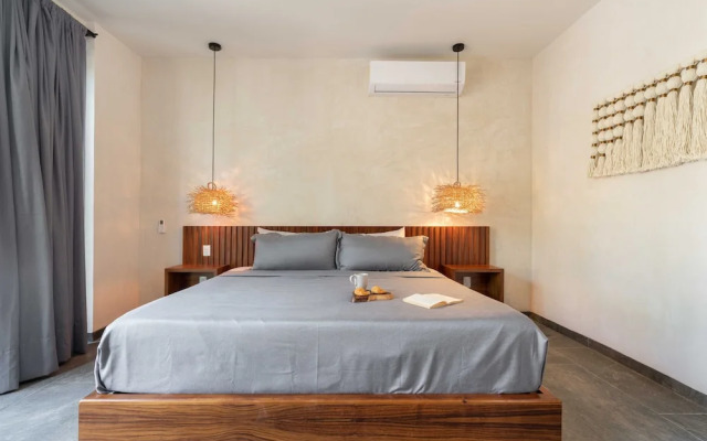 Twelve O’Clock Luxury Villas