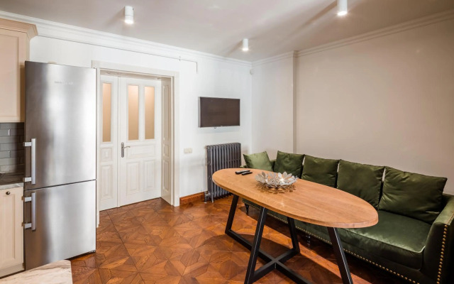 Romari апартименти площа Ринок